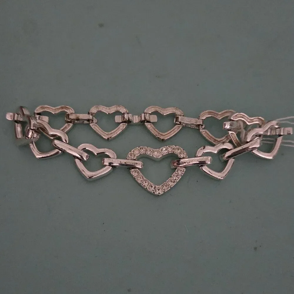 Vintage Avon Heart Charm Dangle Bracelet Signed Chain